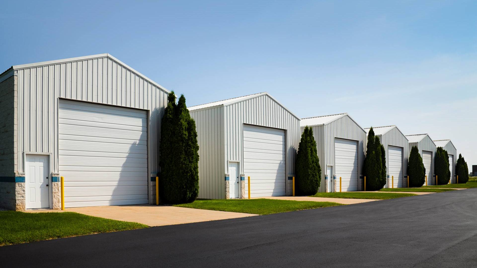 Large Commercial Rental Unit Storage Garage Facilities